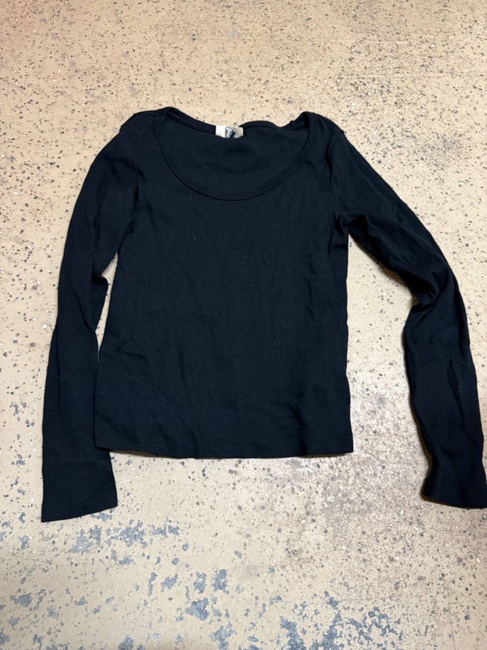 Universal Thread Black Long Sleeve Scoop Neck Tee